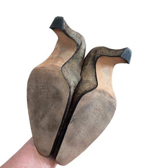 Vintage Margaret Jerrold Gold Lame Knit Pumps Leather Sole 8 - Picture 6 of 11